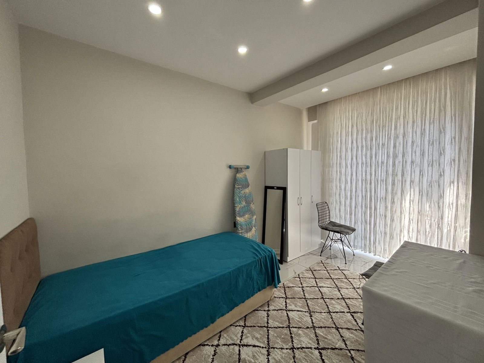 AZİZİYE MAHALLESİ'NDE 1+1 50 M2 EŞYALI KİRALIK ARA KAT DAİRE