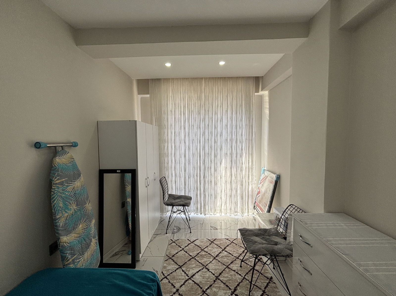 AZİZİYE MAHALLESİ'NDE 1+1 50 M2 EŞYALI KİRALIK ARA KAT DAİRE