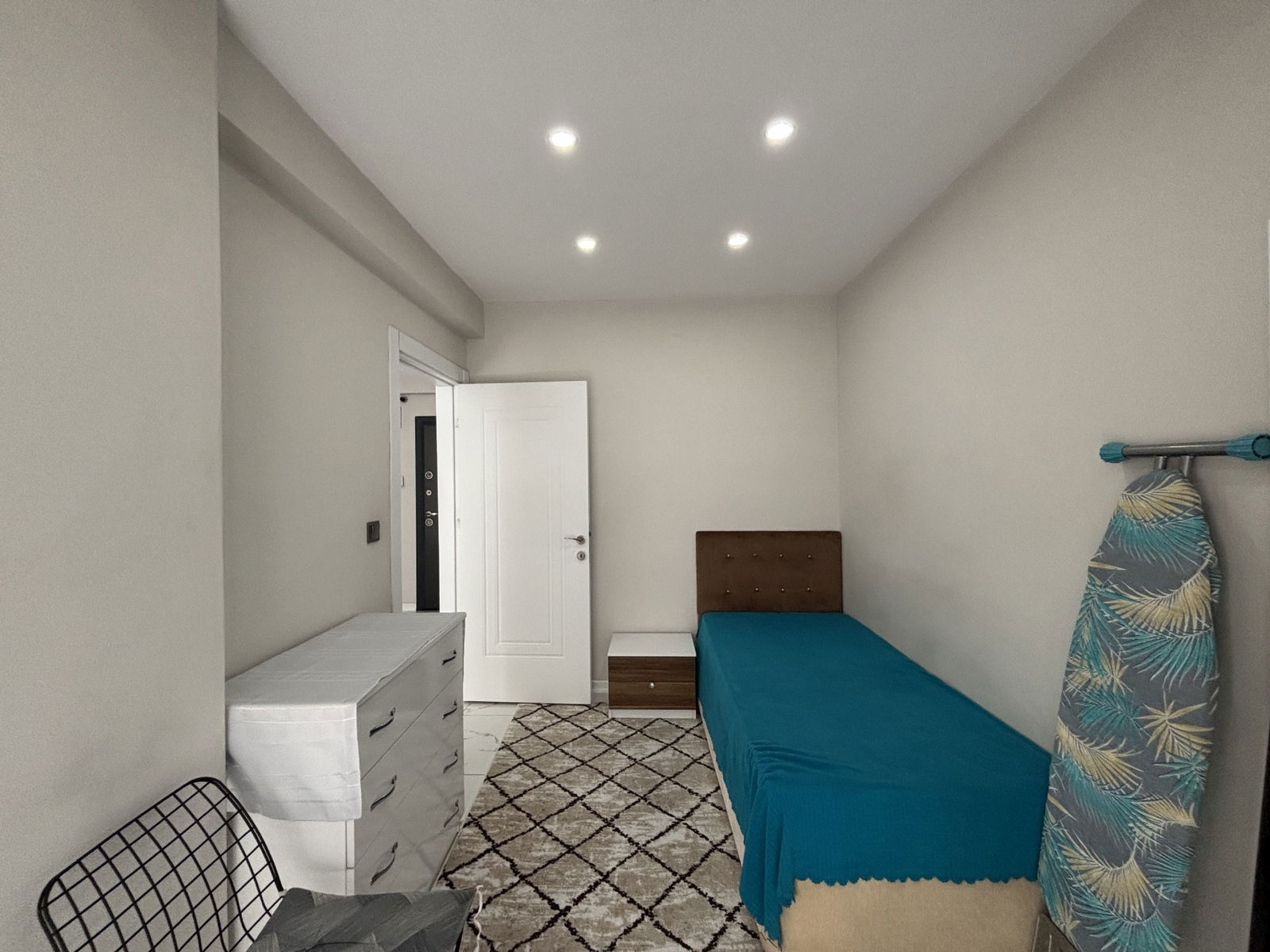 AZİZİYE MAHALLESİ'NDE 1+1 50 M2 EŞYALI KİRALIK ARA KAT DAİRE