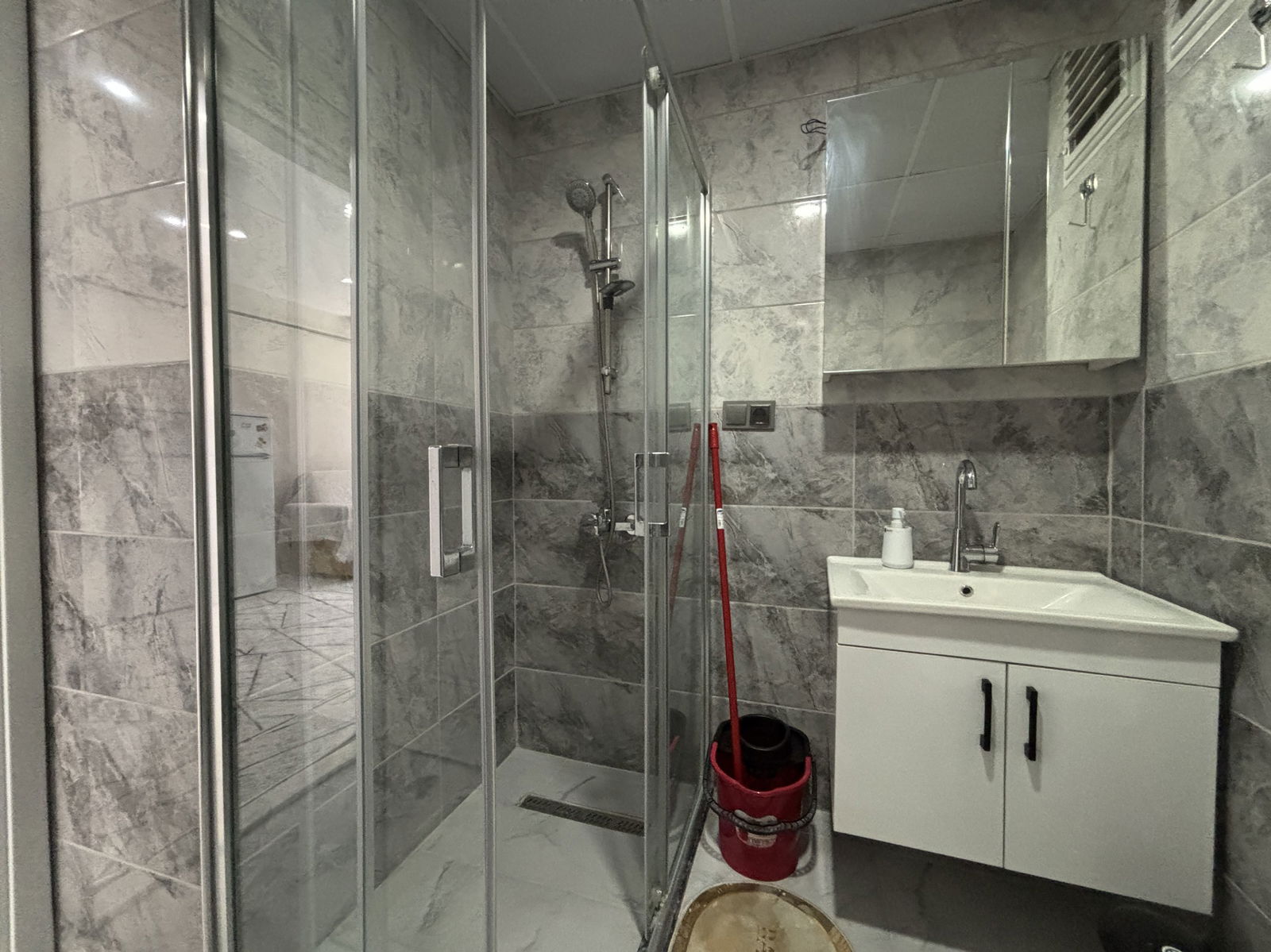 AZİZİYE MAHALLESİ'NDE 1+1 50 M2 EŞYALI KİRALIK ARA KAT DAİRE