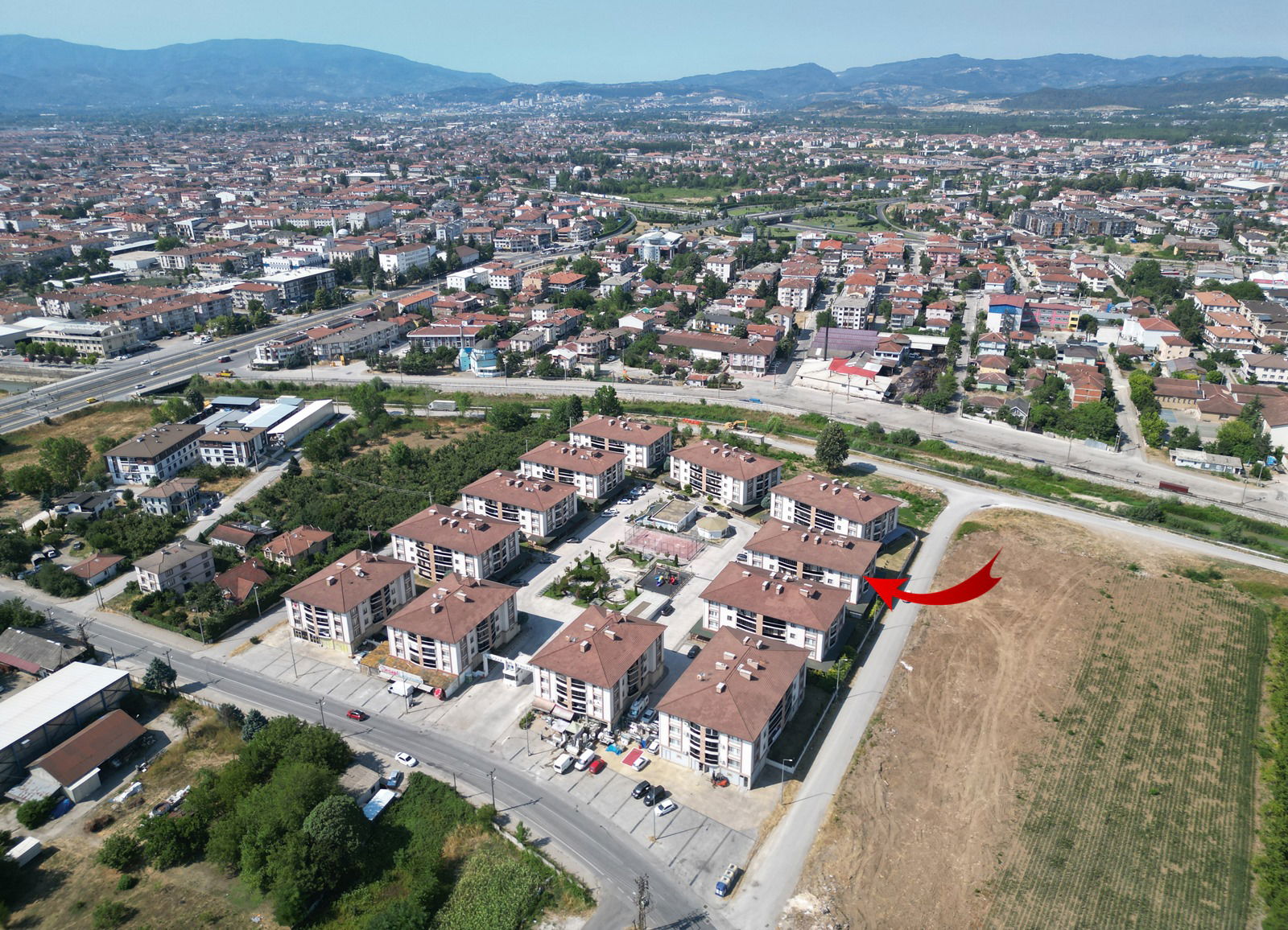 LALEZAR KONAKLARI'NDA 3+1 145 M2 SATILIK DAİRE