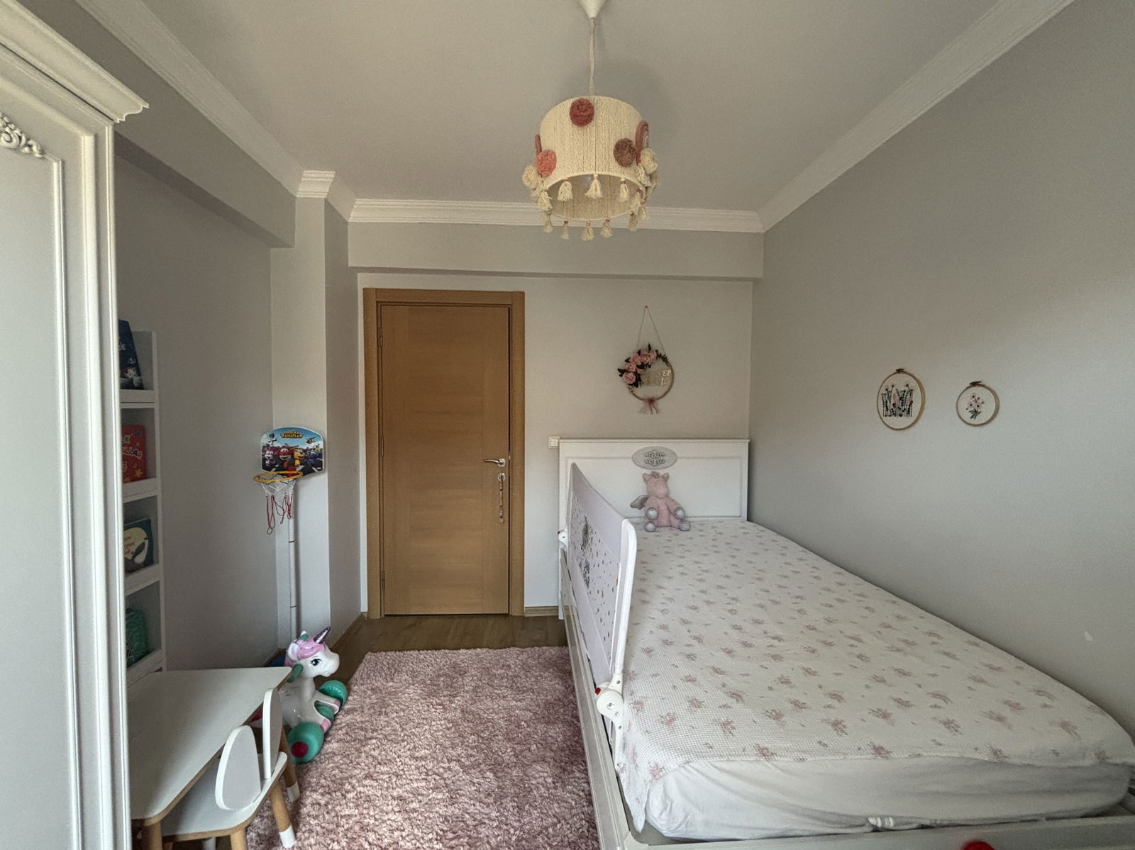 LALEZAR KONAKLARI'NDA 3+1 145 M2 SATILIK DAİRE