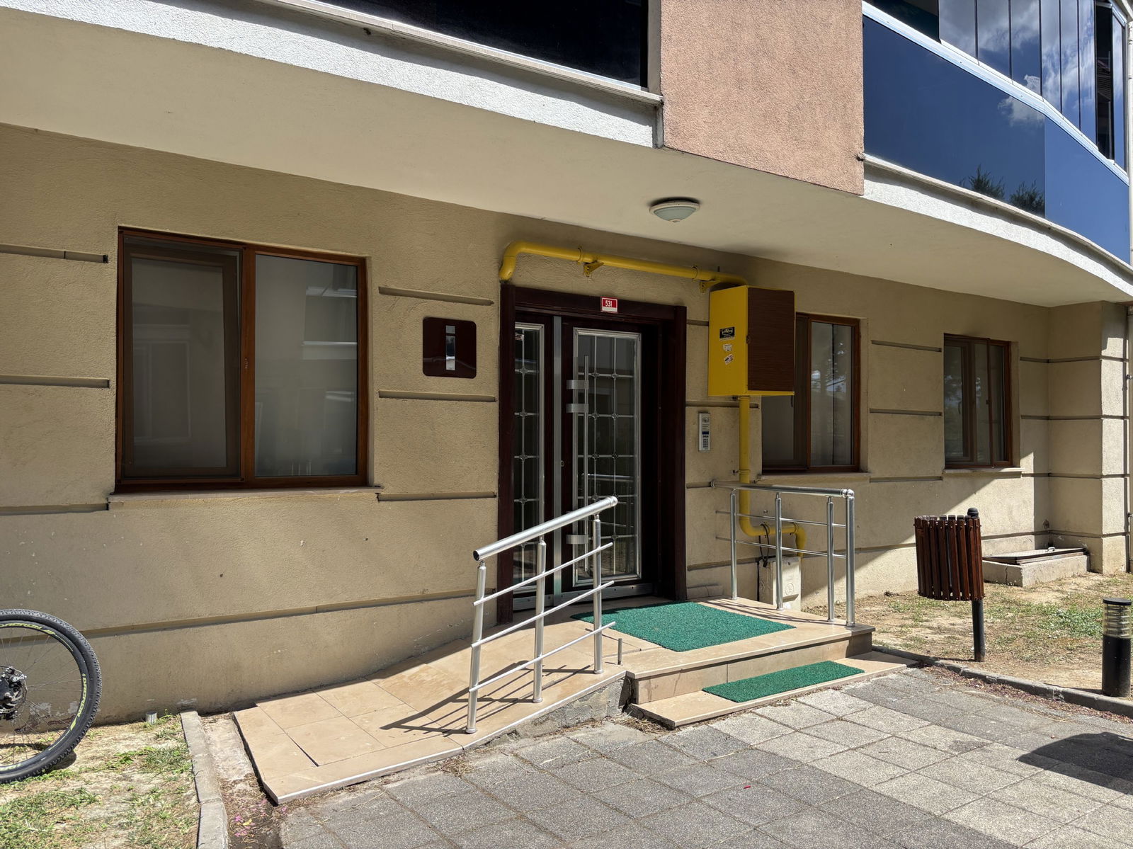 LALEZAR KONAKLARI'NDA 3+1 145 M2 SATILIK DAİRE