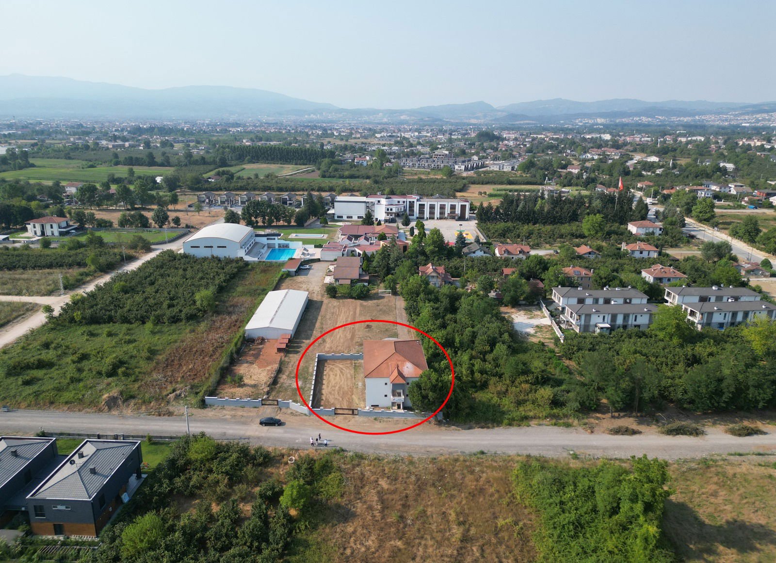 ŞIRALIK'TA 1000 M2 ARSA İÇERİSİNDE 24 ODALI KİRALIK YURT BİNASI