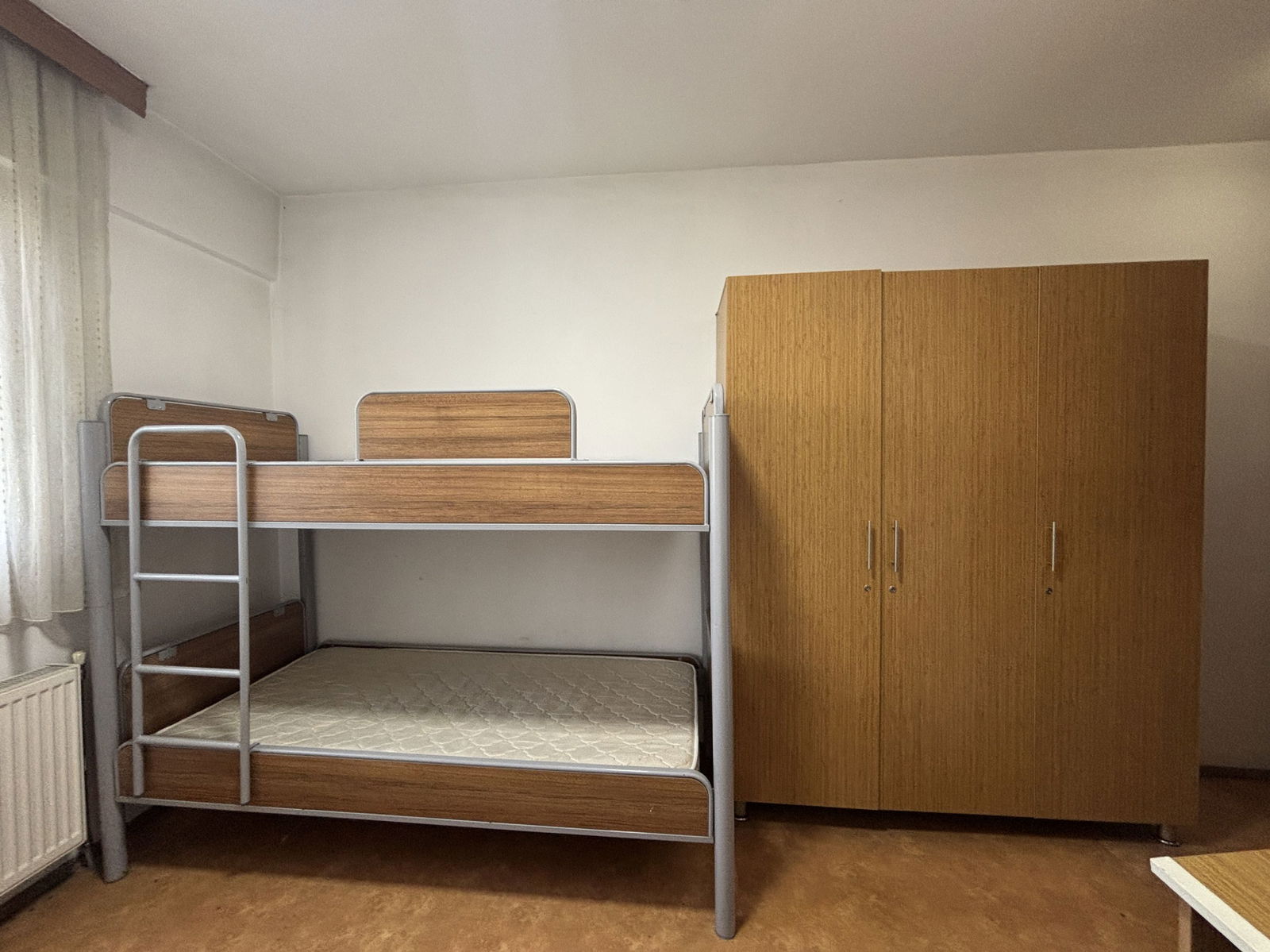 ŞIRALIK'TA 1000 M2 ARSA İÇERİSİNDE 24 ODALI KİRALIK YURT BİNASI