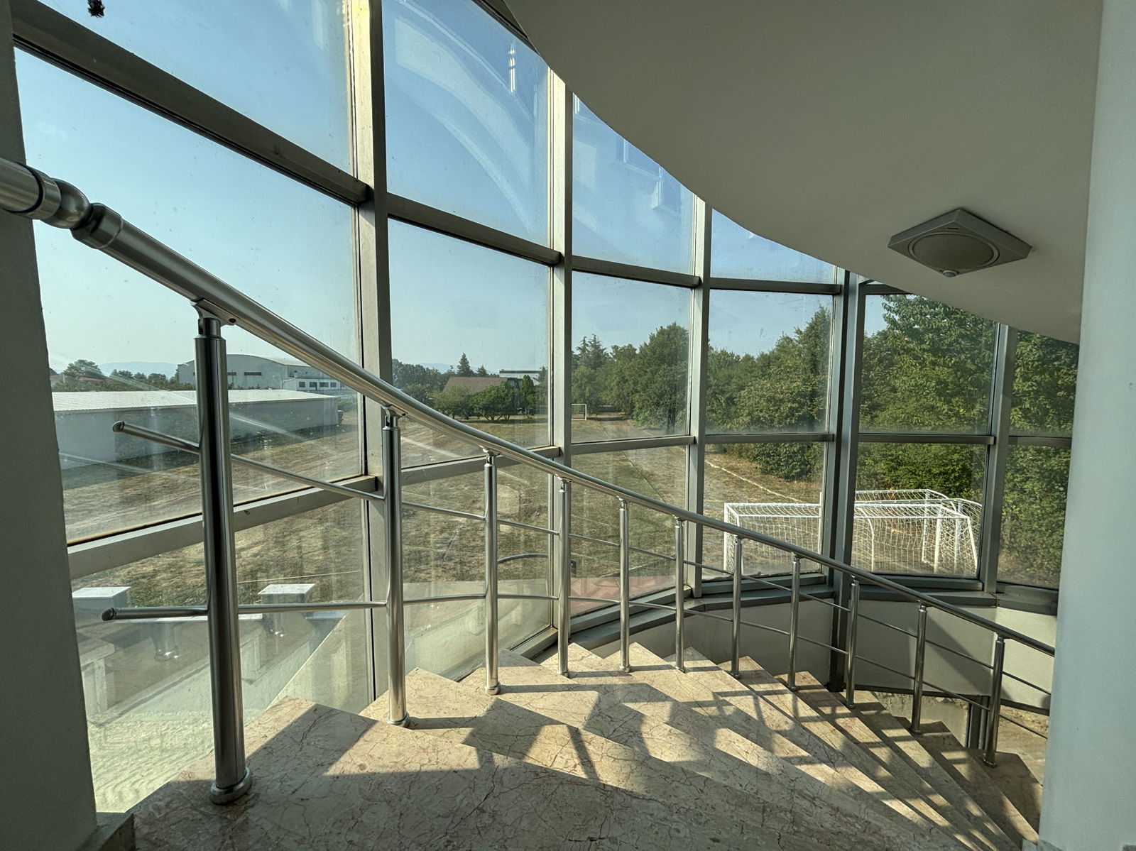 ŞIRALIK'TA 1000 M2 ARSA İÇERİSİNDE 24 ODALI KİRALIK YURT BİNASI