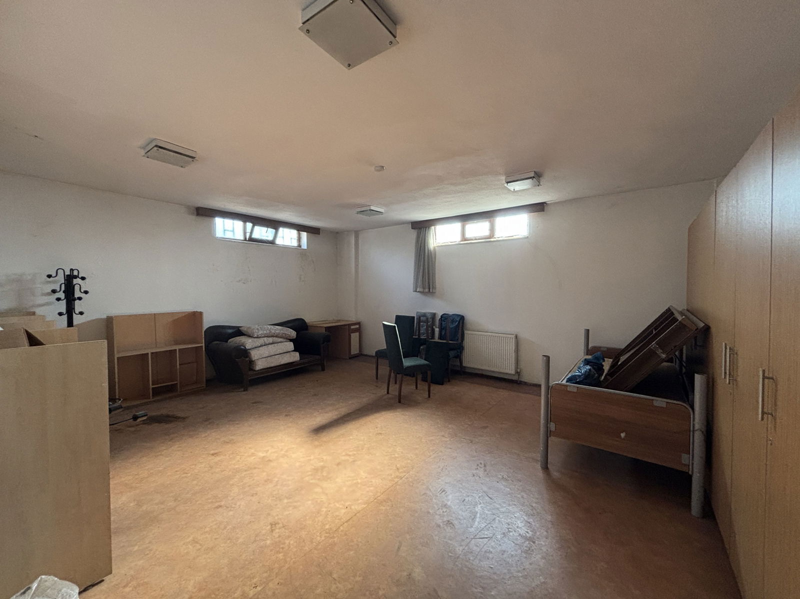 ŞIRALIK'TA 1000 M2 ARSA İÇERİSİNDE 24 ODALI KİRALIK YURT BİNASI