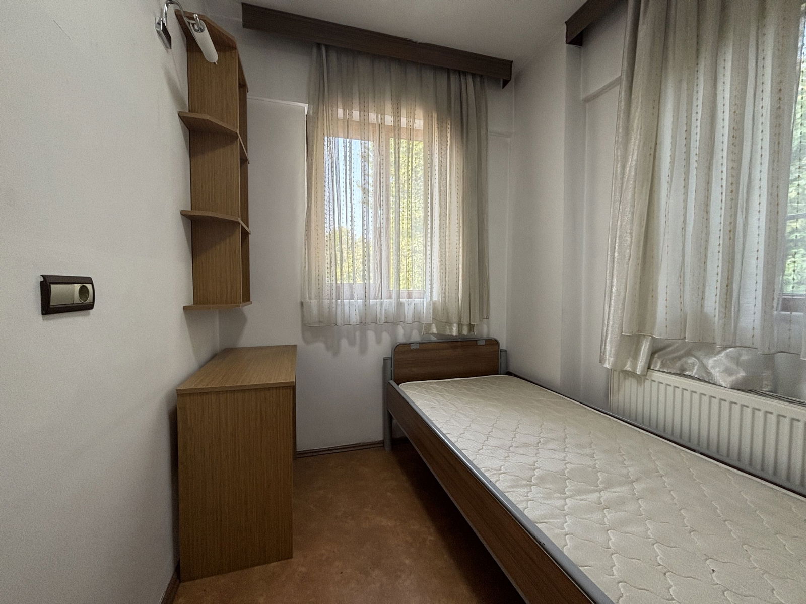 ŞIRALIK'TA 1000 M2 ARSA İÇERİSİNDE 24 ODALI KİRALIK YURT BİNASI