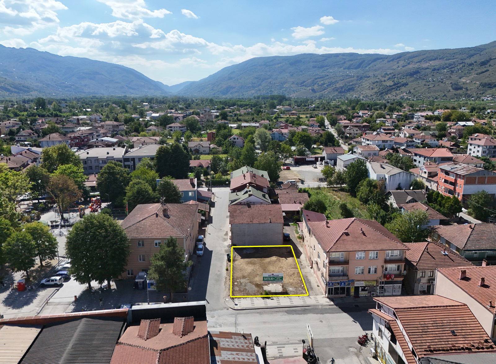 GÖLYAKA KÜLTÜR MAHALLESİ'NDE 363 M2 SATILIK ARSA