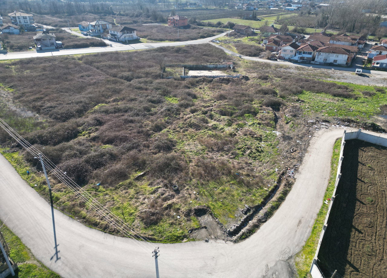 AĞA MAHALLESİ'NDE 470 M2 SATILIK ARSA