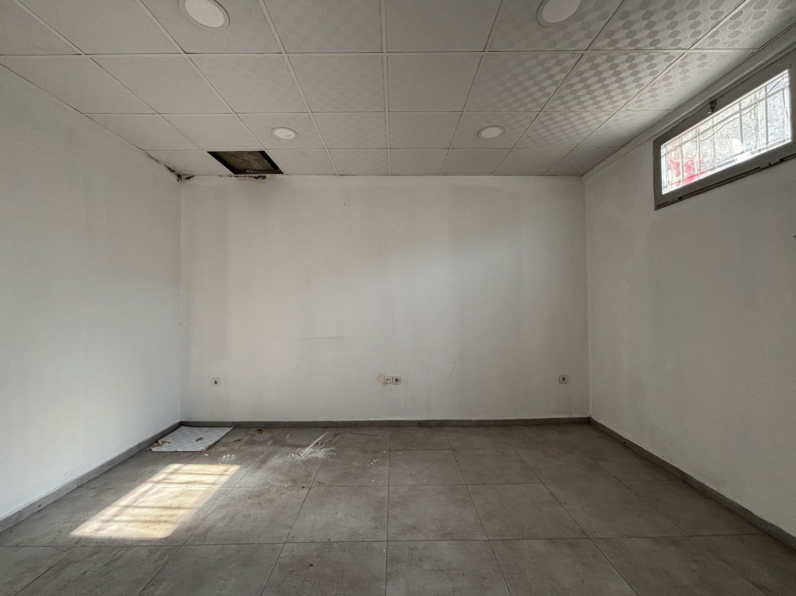 Kiralık Dükkan 10,500 TL