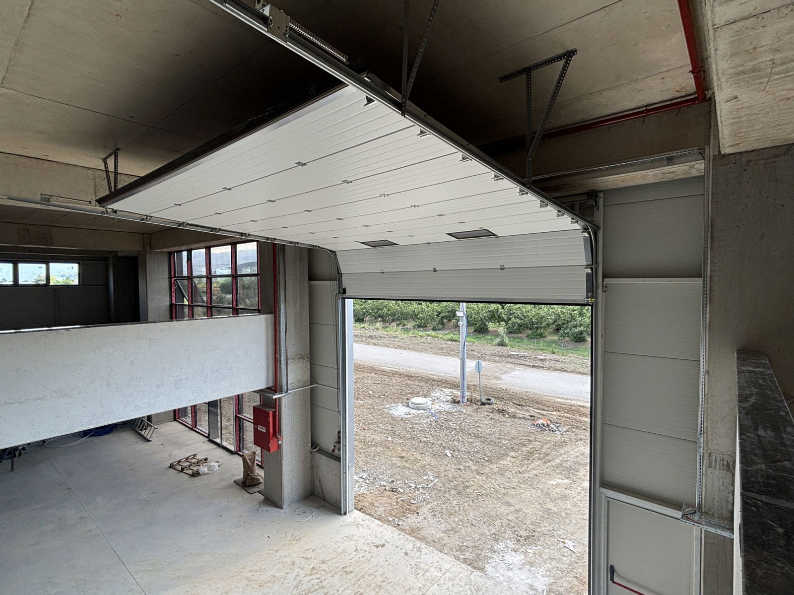 GÜMÜŞOVA HACIKADİRLER'DE 2000 M2 KİRALIK FABRİKA