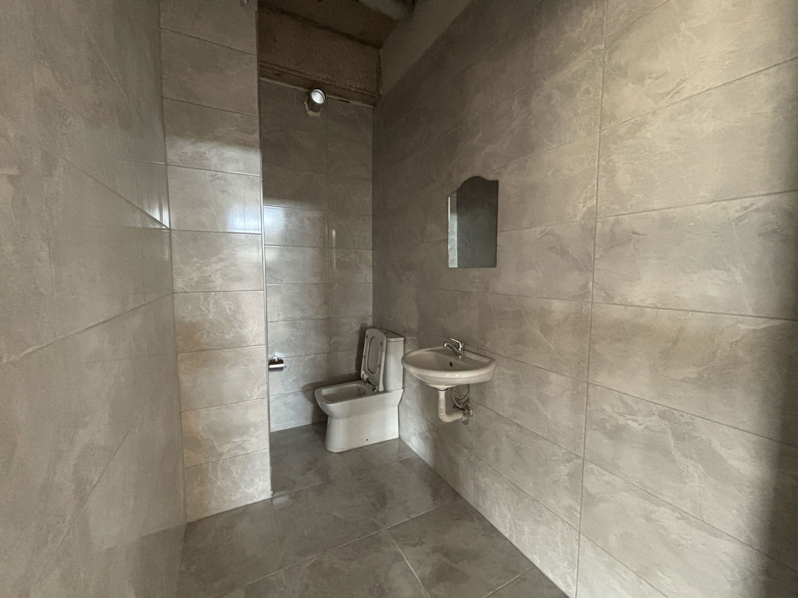 GÜMÜŞOVA HACIKADİRLER'DE 2000 M2 KİRALIK FABRİKA