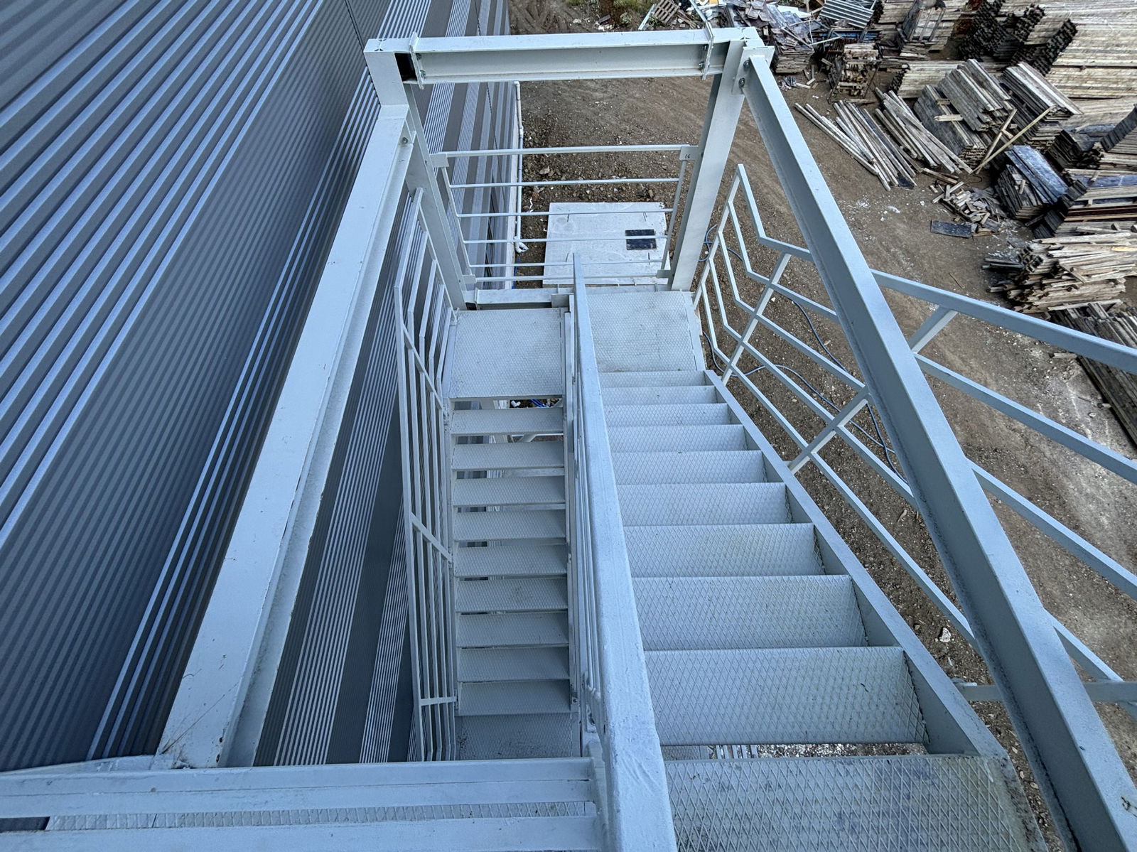 GÜMÜŞOVA HACIKADİRLER'DE 2000 M2 KİRALIK FABRİKA