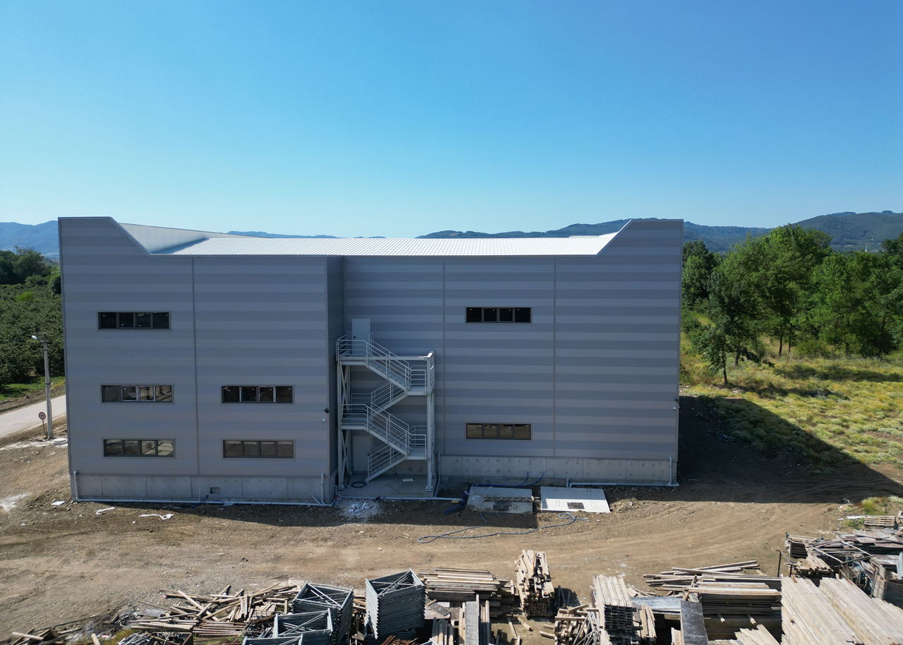 GÜMÜŞOVA HACIKADİRLER'DE 2000 M2 KİRALIK FABRİKA