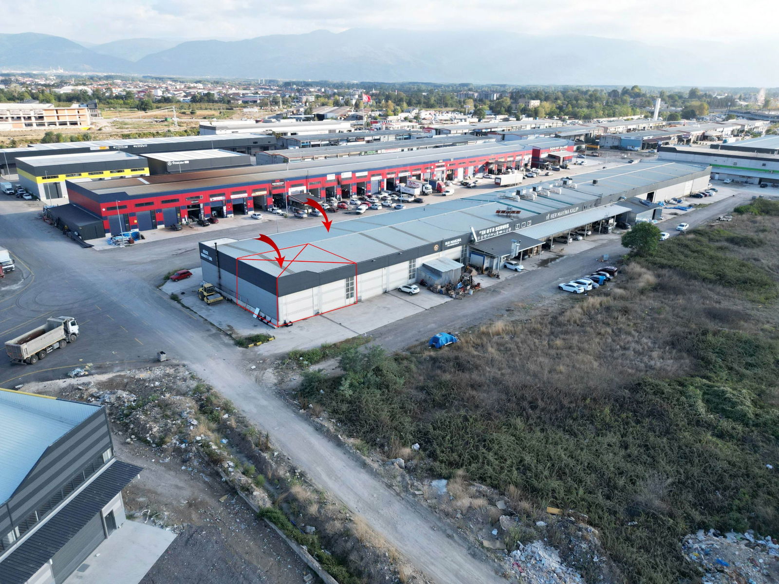 KÜÇÜK SANAYİ SİTESİNDE 187 M2 KİRALIK DÜKKAN