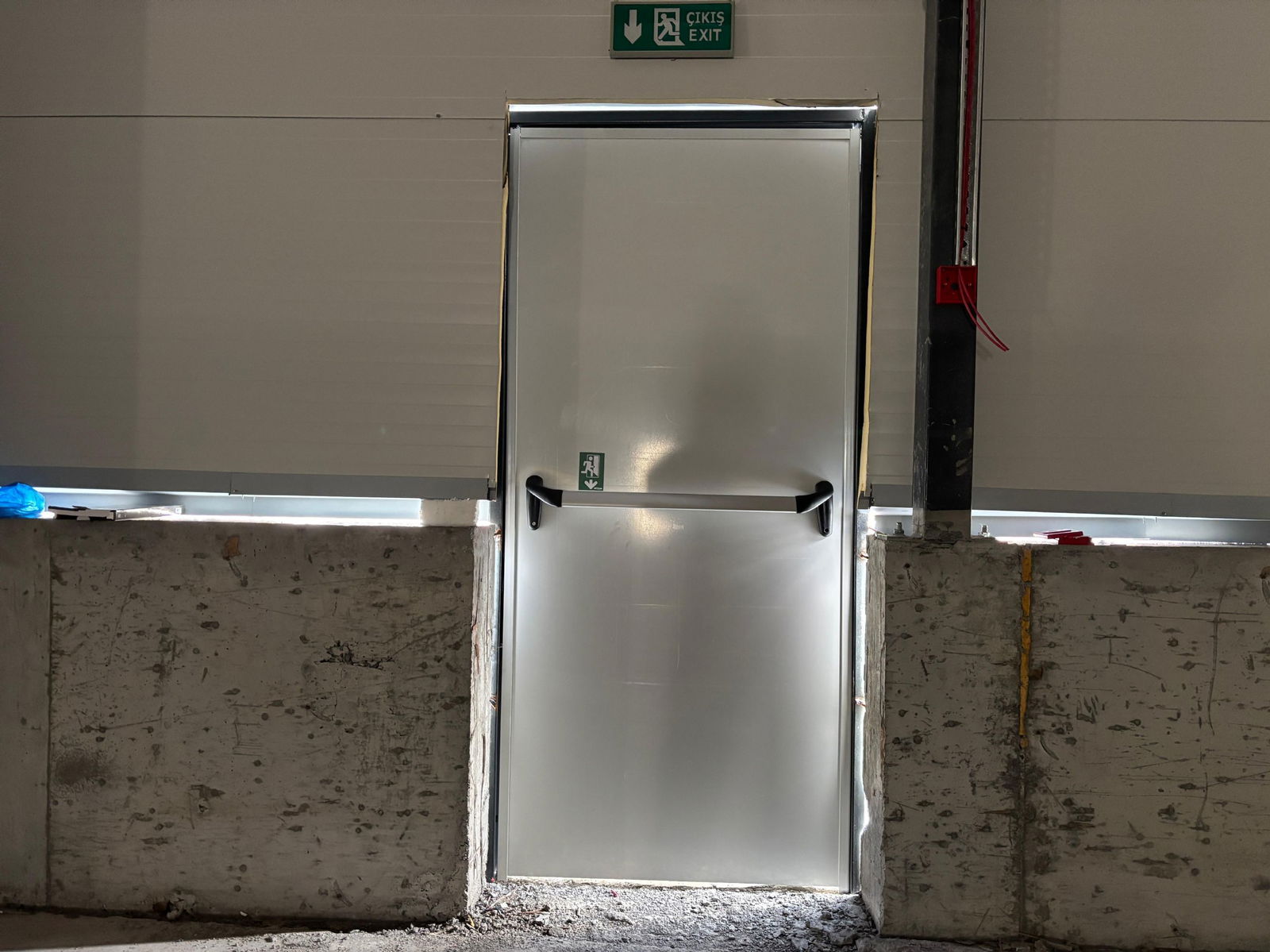 GÜMÜŞOVA SELAMLAR'DA 3000 M2 ARSA İÇİNDE 1790 M2 KİRALIK FABRİKA