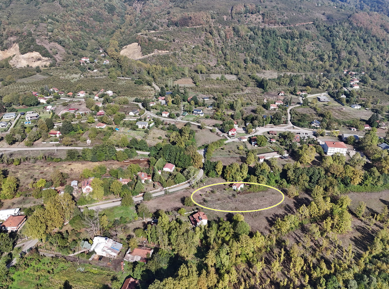 GÖLYAKA HACISÜLEYMANBEY KÖYÜ'NDE  2011 M2 SATILIK ARSA