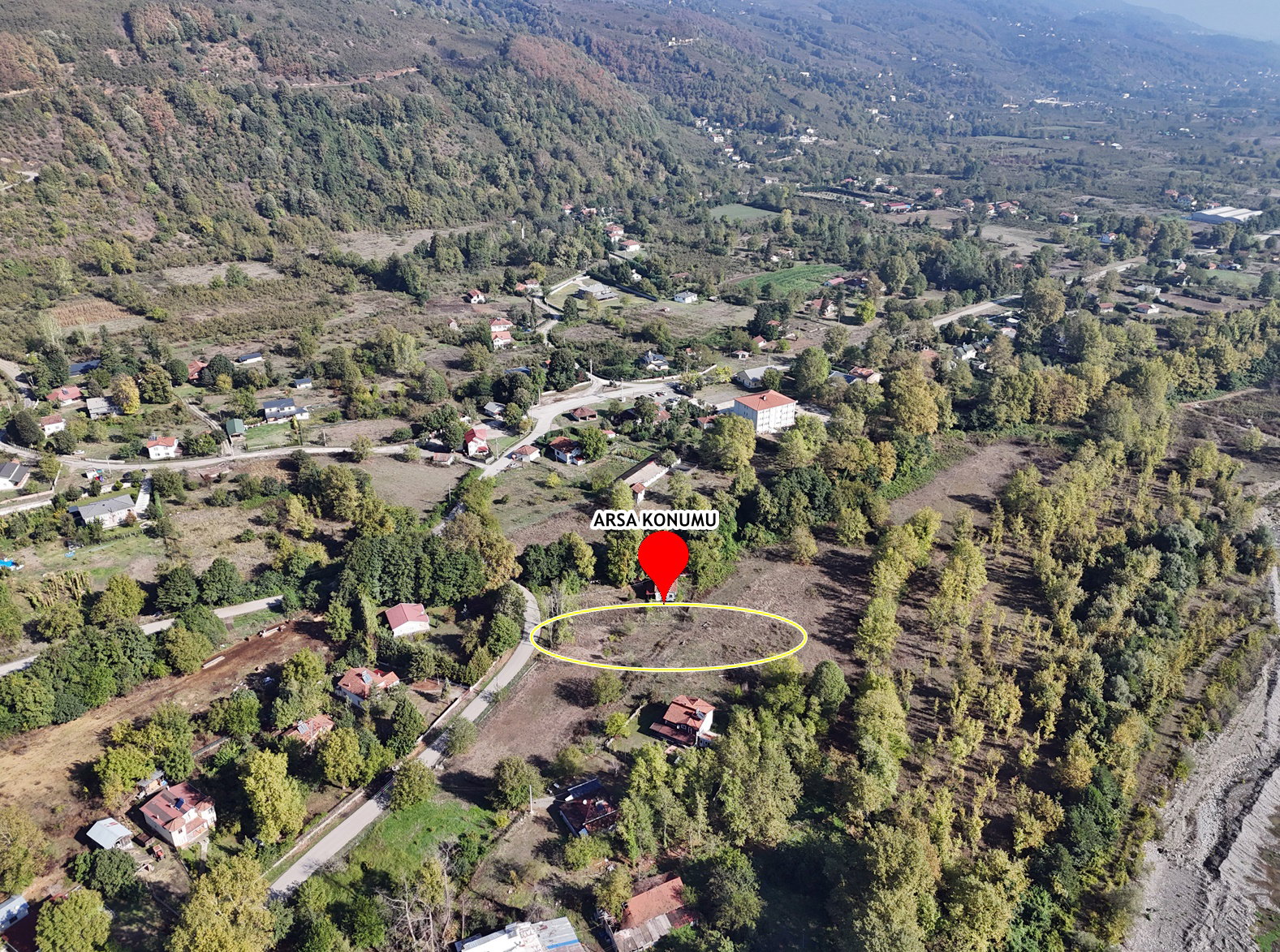 GÖLYAKA HACISÜLEYMANBEY KÖYÜ'NDE  2011 M2 SATILIK ARSA