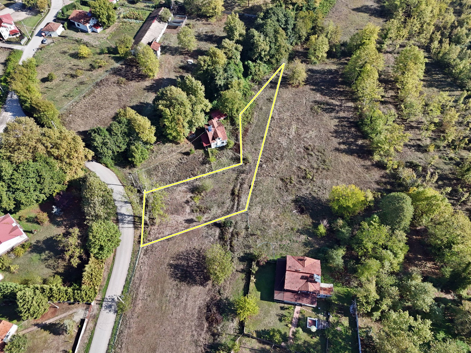 GÖLYAKA HACISÜLEYMANBEY KÖYÜ'NDE  2011 M2 SATILIK ARSA