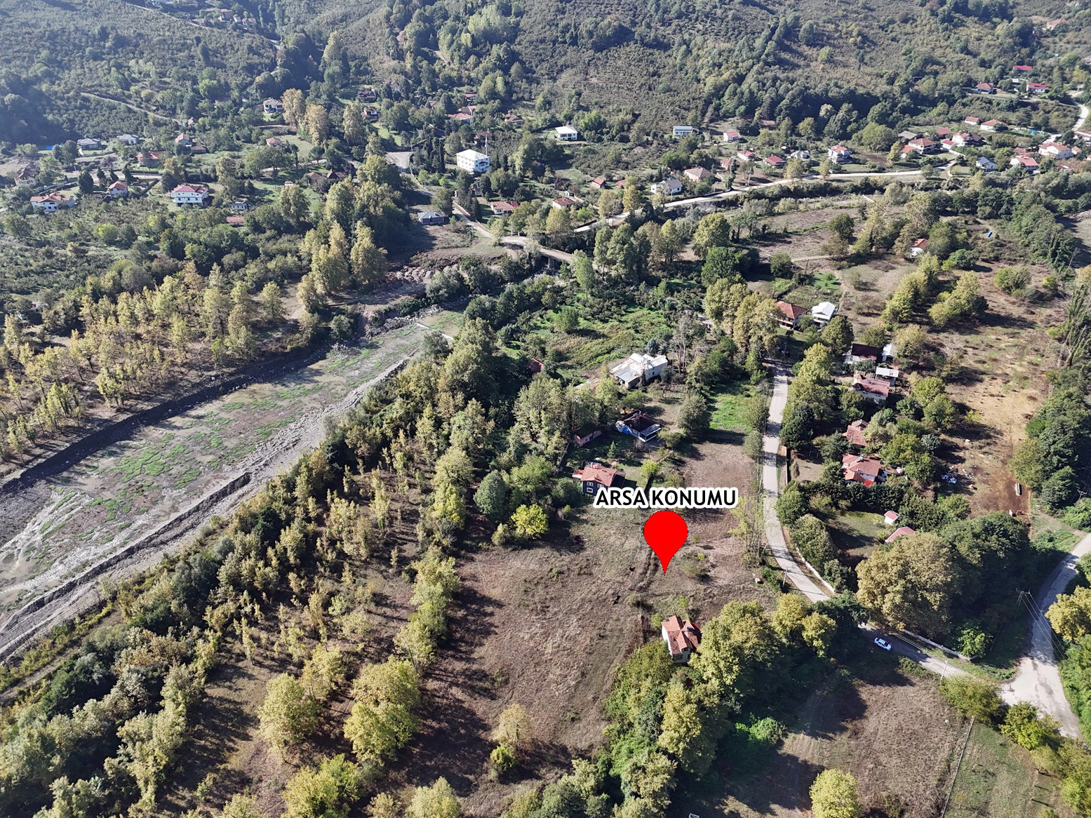 GÖLYAKA HACISÜLEYMANBEY KÖYÜ'NDE  2011 M2 SATILIK ARSA