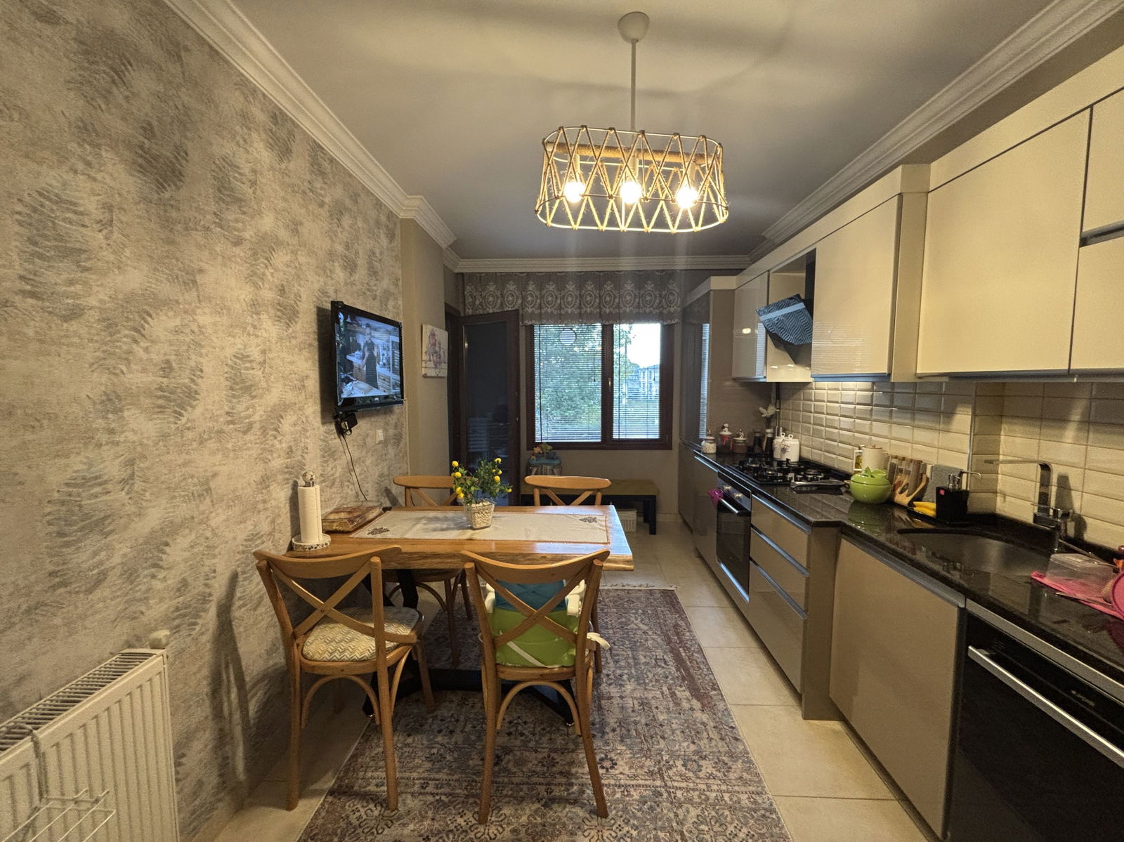 TORUNAY SİTESİ'NDE 3+1 150 M2 SATILIK ARA KAT DAİRE