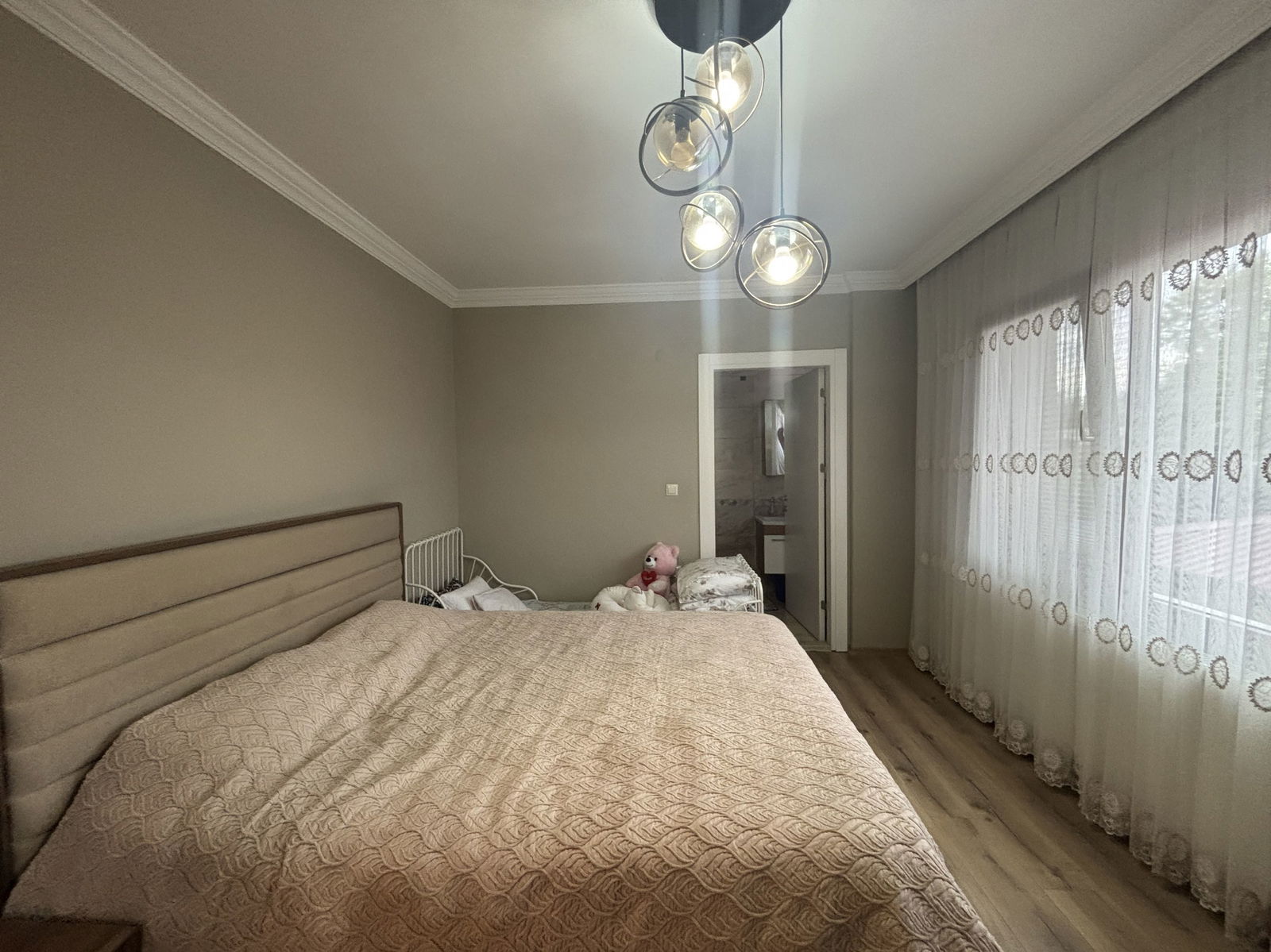 TORUNAY SİTESİ'NDE 3+1 150 M2 SATILIK ARA KAT DAİRE