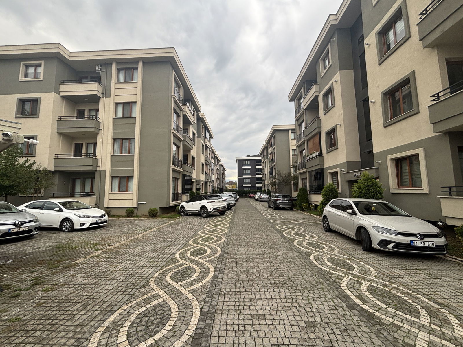 TORUNAY SİTESİ'NDE 3+1 150 M2 SATILIK ARA KAT DAİRE