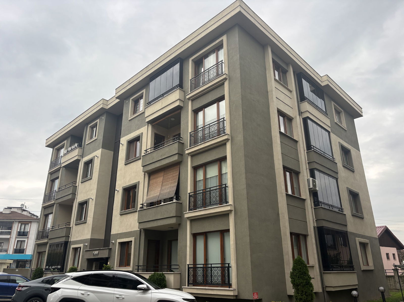 TORUNAY SİTESİ'NDE 3+1 150 M2 SATILIK ARA KAT DAİRE