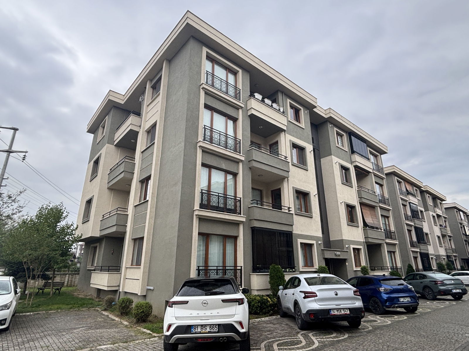 TORUNAY SİTESİ'NDE 3+1 150 M2 SATILIK ARA KAT DAİRE