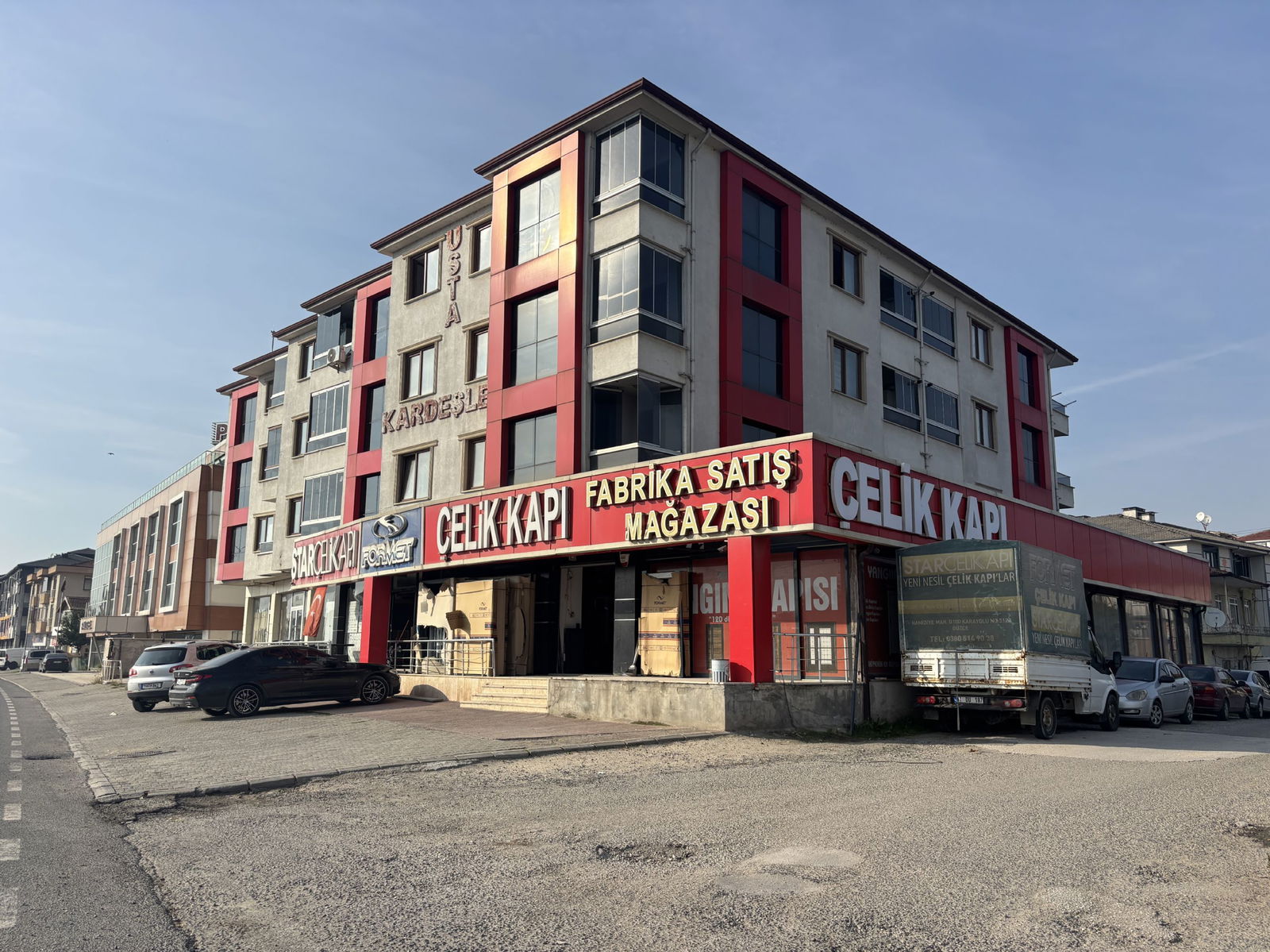 HAMİDİYE MAHALLESİ'NDE 2+1 100 M2 SATILIK ARA KAT DAİRE