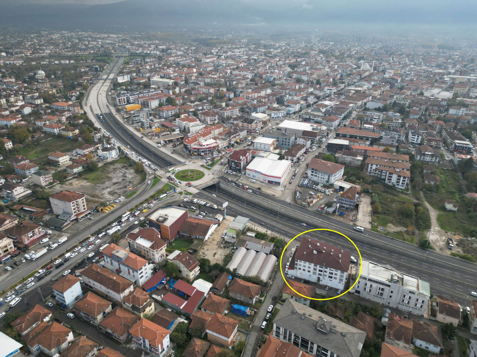 HAMİDİYE MAHALLESİ'NDE 2+1 100 M2 SATILIK ARA KAT DAİRE