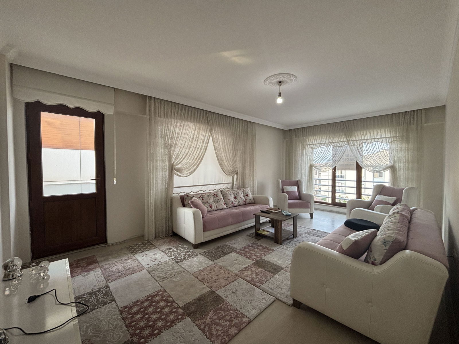 HAMİDİYE MAHALLESİ'NDE 2+1 100 M2 SATILIK ARA KAT DAİRE
