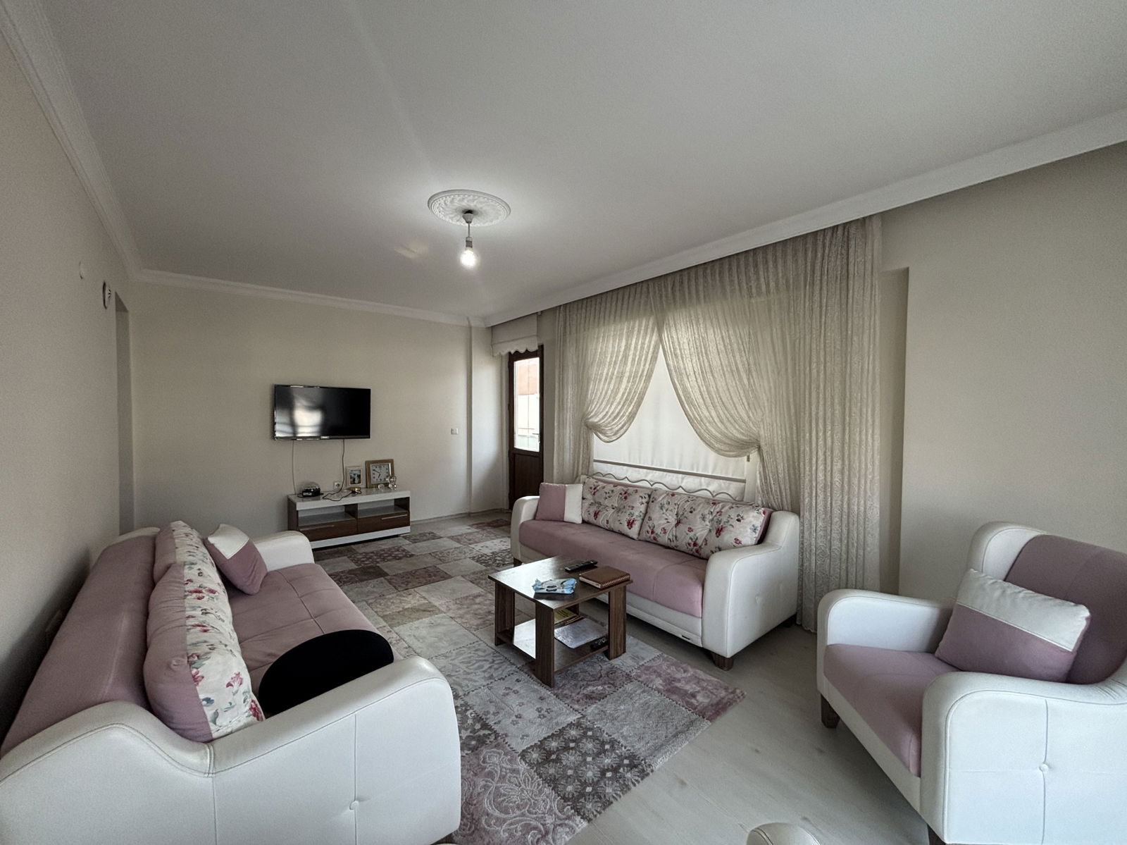 HAMİDİYE MAHALLESİ'NDE 2+1 100 M2 SATILIK ARA KAT DAİRE