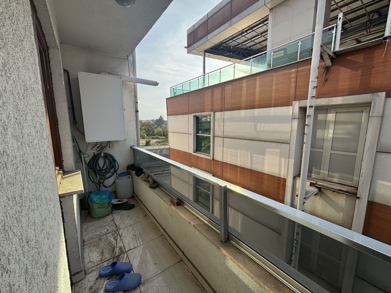 HAMİDİYE MAHALLESİ'NDE 2+1 100 M2 SATILIK ARA KAT DAİRE