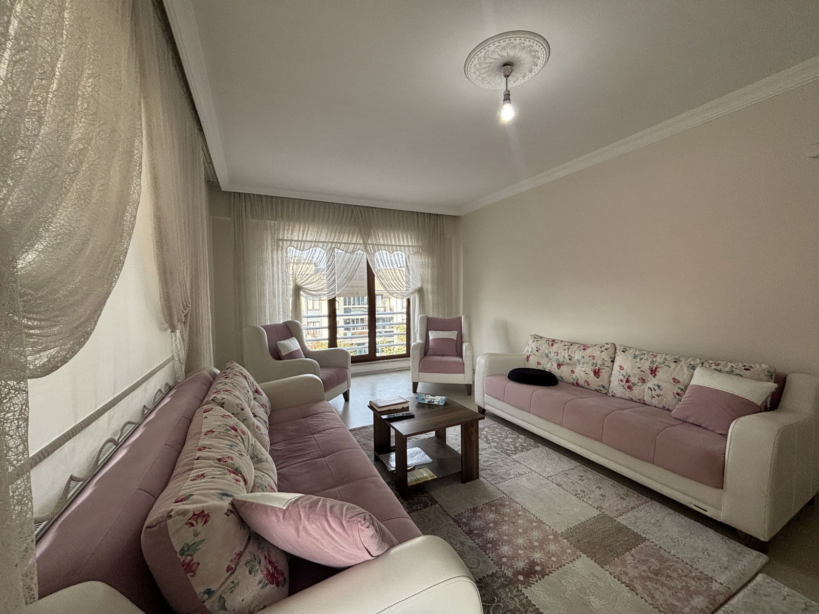 HAMİDİYE MAHALLESİ'NDE 2+1 100 M2 SATILIK ARA KAT DAİRE