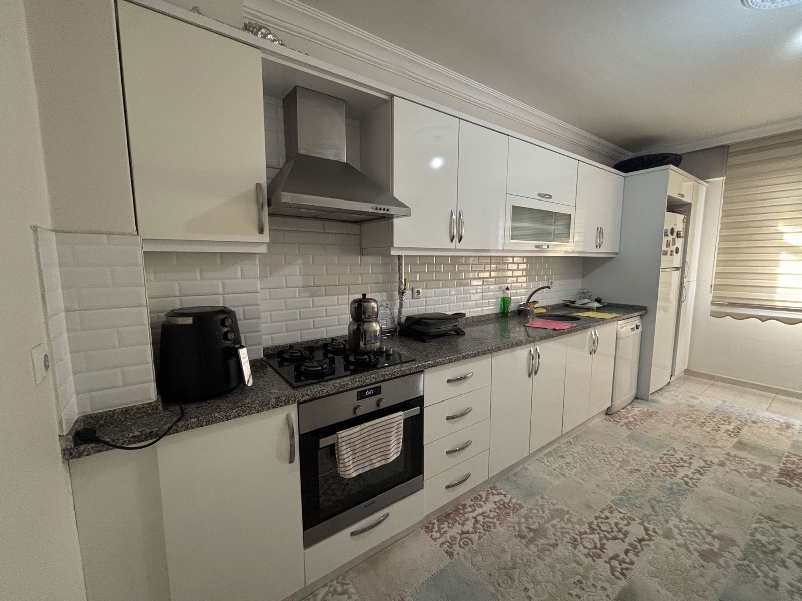 HAMİDİYE MAHALLESİ'NDE 2+1 100 M2 SATILIK ARA KAT DAİRE