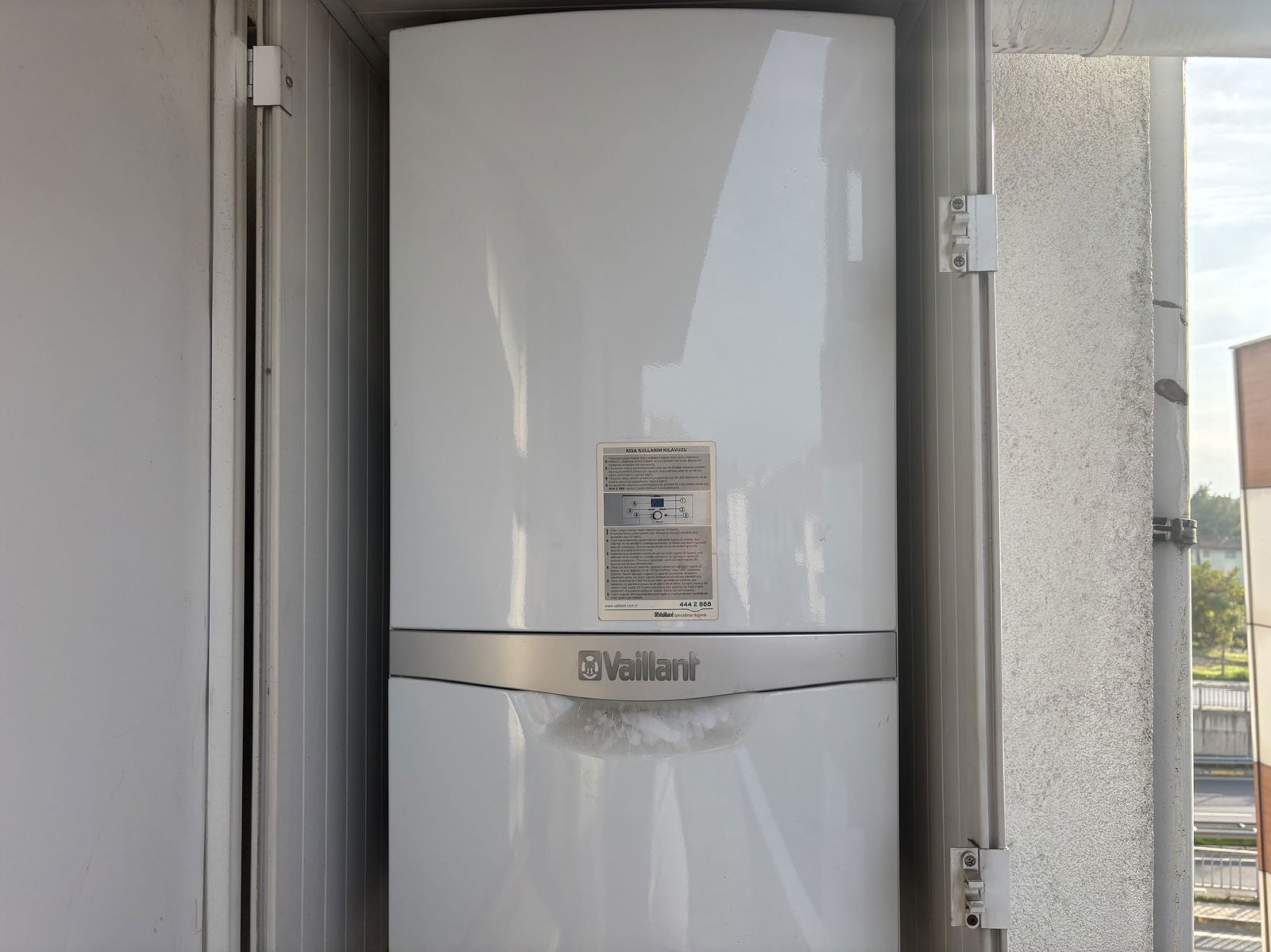 HAMİDİYE MAHALLESİ'NDE 2+1 100 M2 SATILIK ARA KAT DAİRE