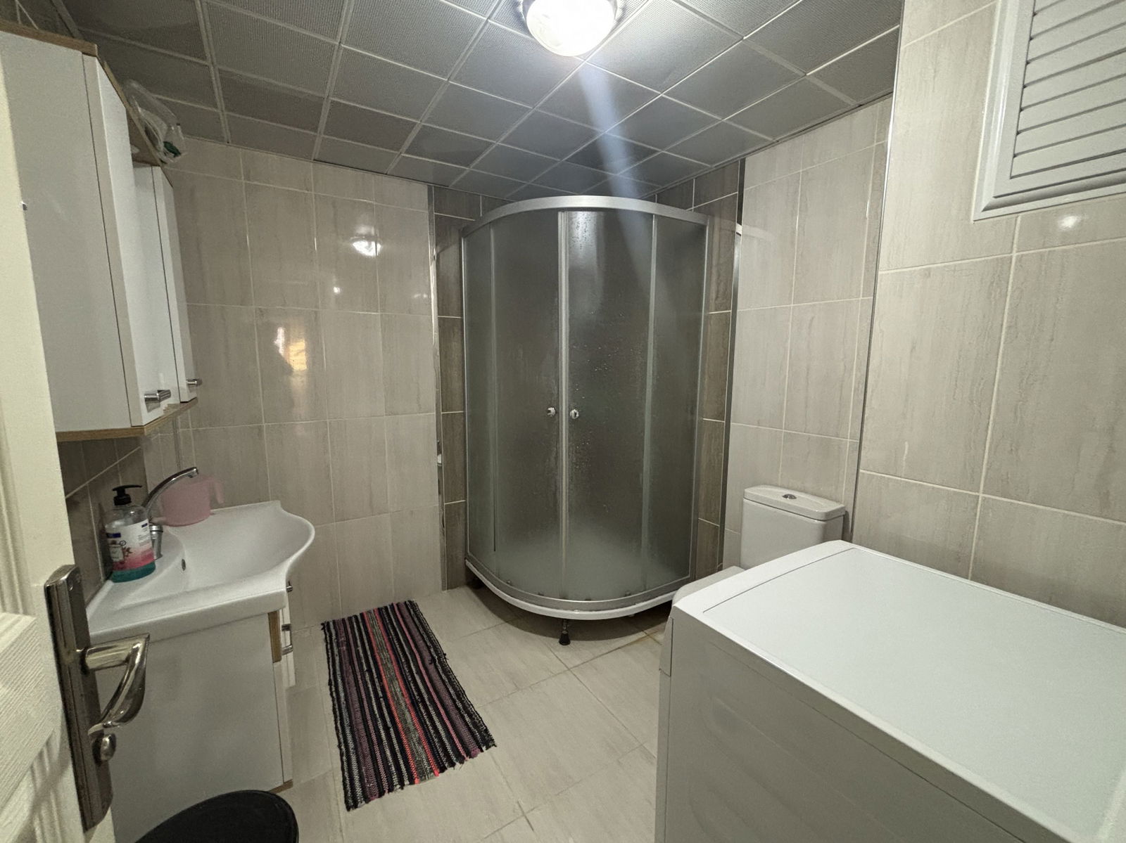 HAMİDİYE MAHALLESİ'NDE 2+1 100 M2 SATILIK ARA KAT DAİRE