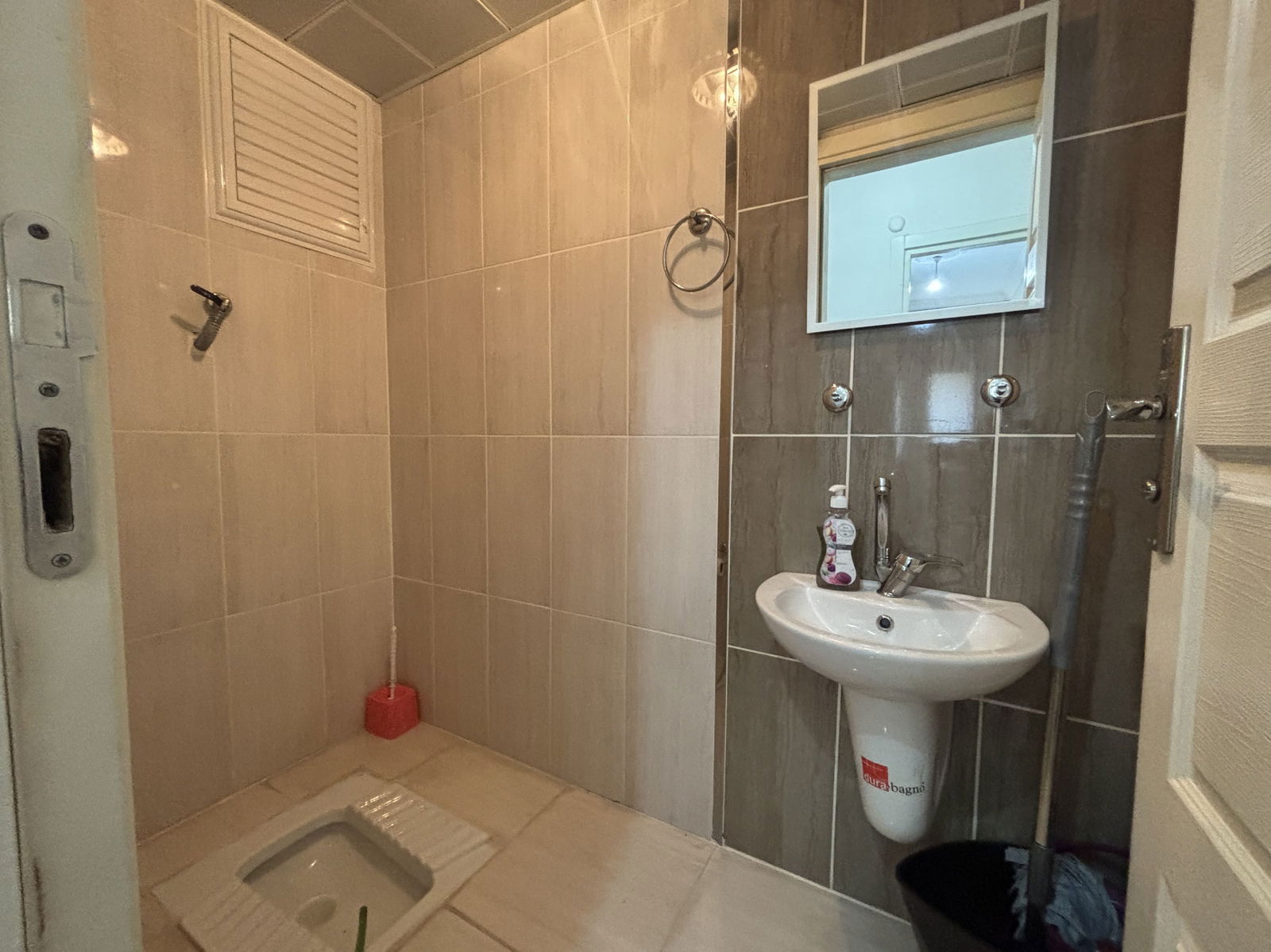 HAMİDİYE MAHALLESİ'NDE 2+1 100 M2 SATILIK ARA KAT DAİRE