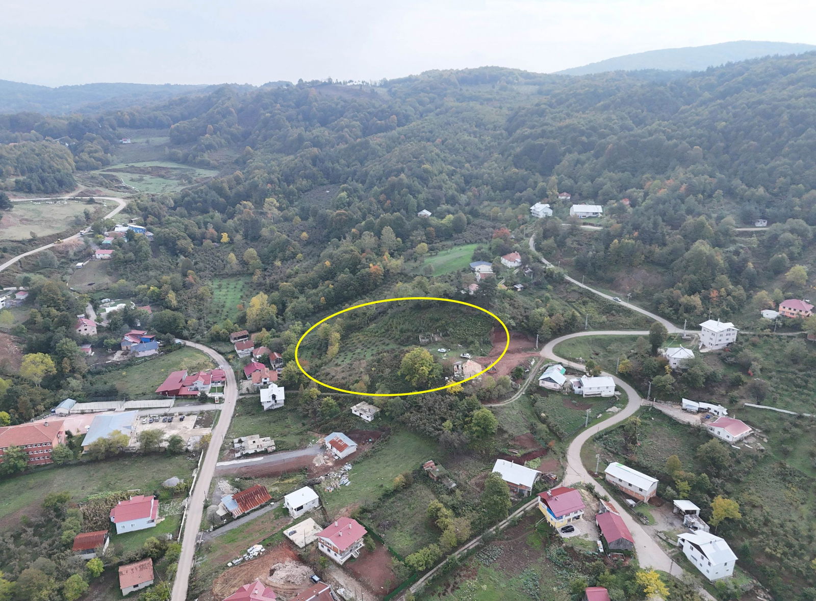 KAYNAŞLI DİPSİZGÖL'DE 976 - 1496 M2 ARASINDA SATILIK PARSELLER