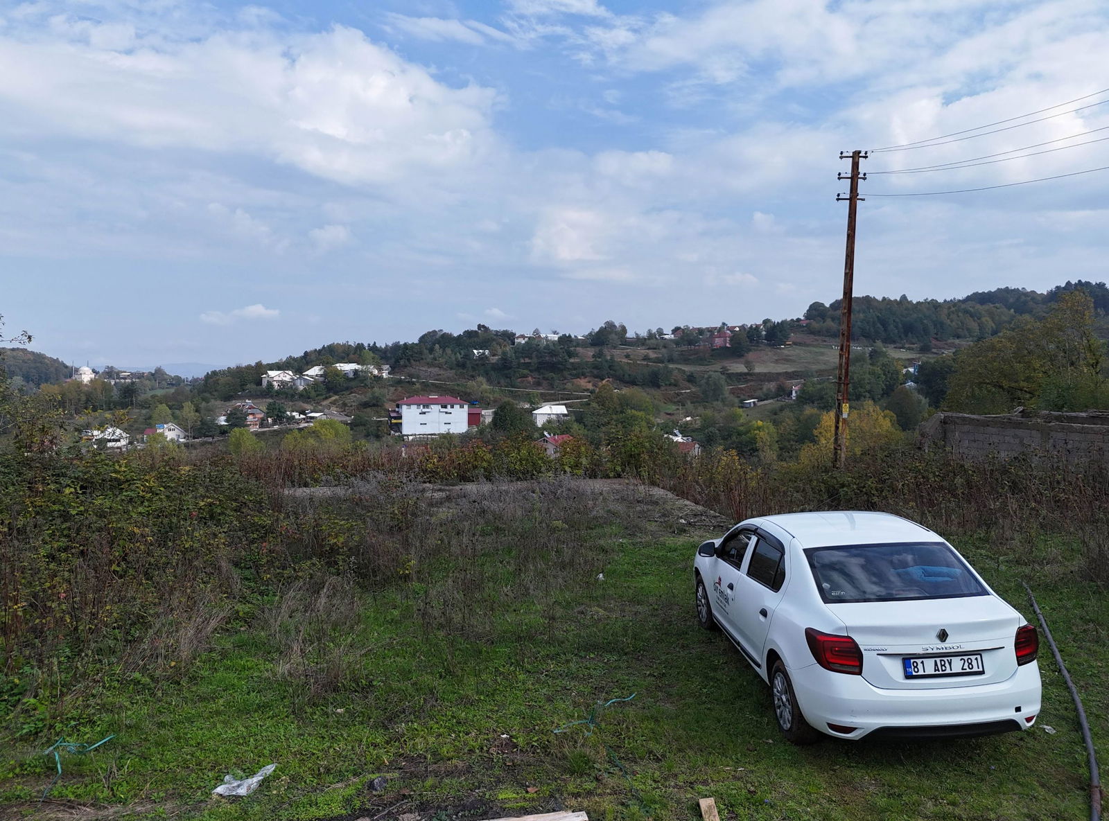 KAYNAŞLI DİPSİZGÖL'DE 976 - 1496 M2 ARASINDA SATILIK PARSELLER