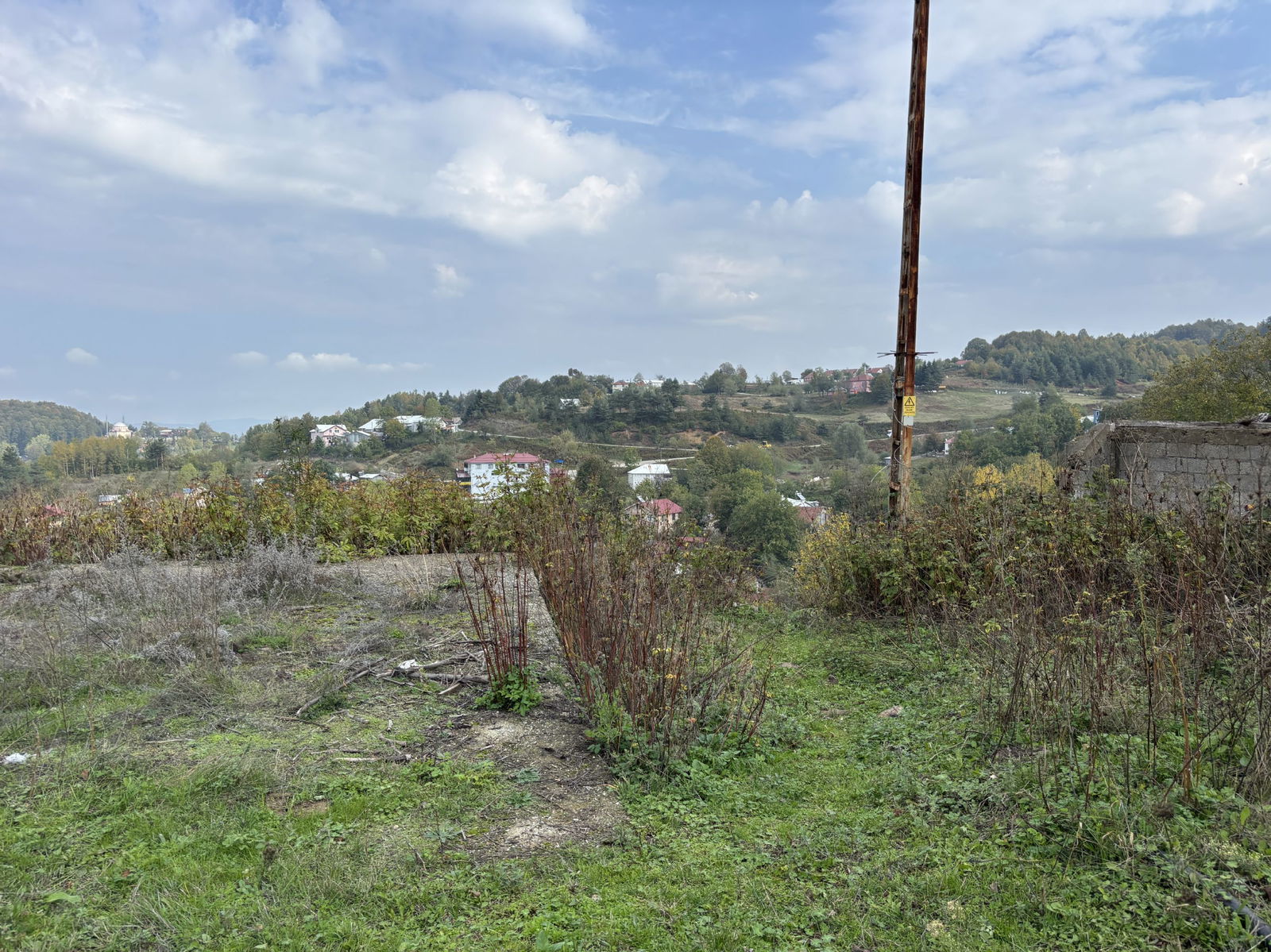 KAYNAŞLI DİPSİZGÖL'DE 976 - 1496 M2 ARASINDA SATILIK PARSELLER