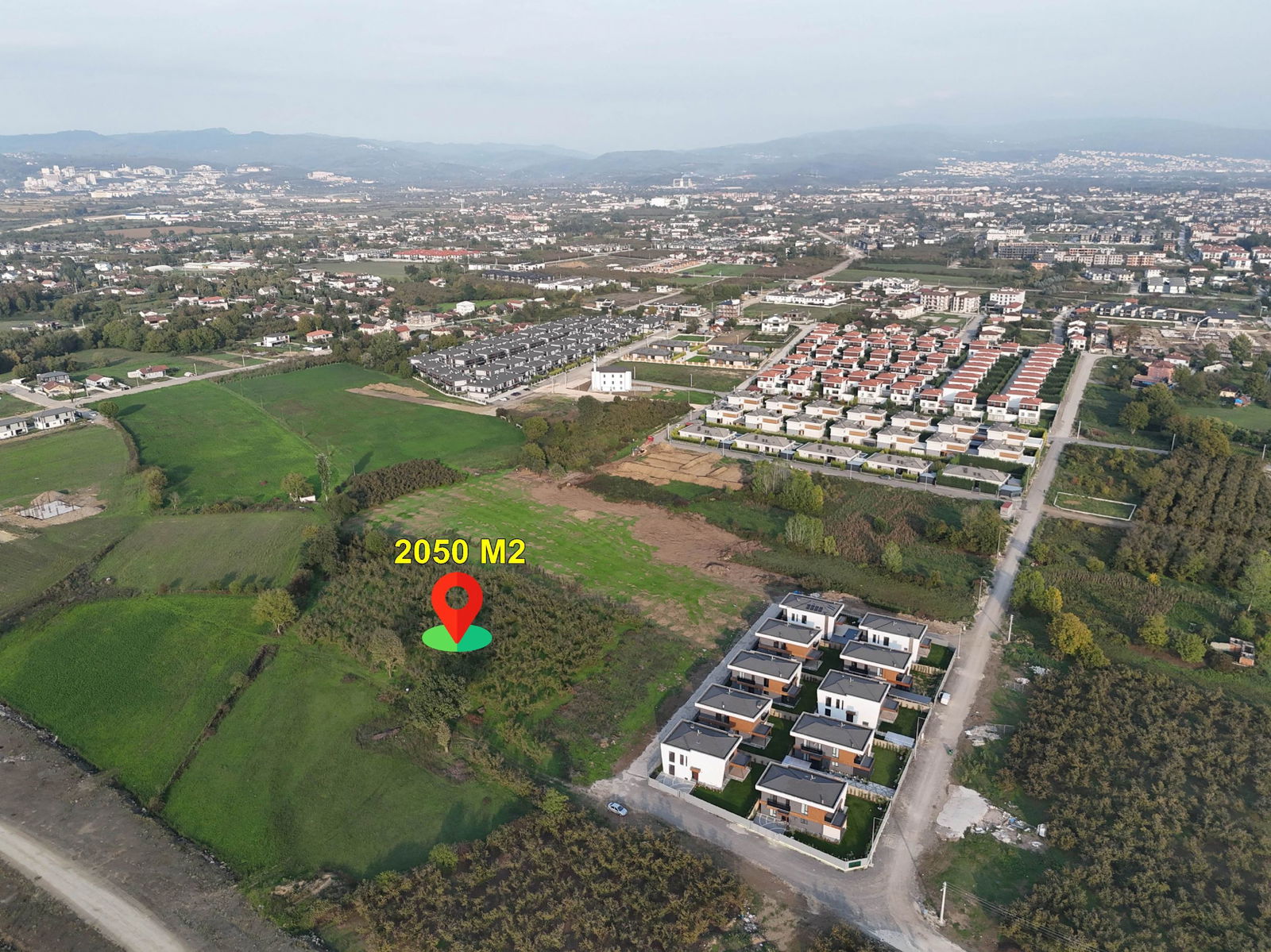 SARAYYERİ MAHALLESİ'NDE 2050 M2 SATILIK ARSA