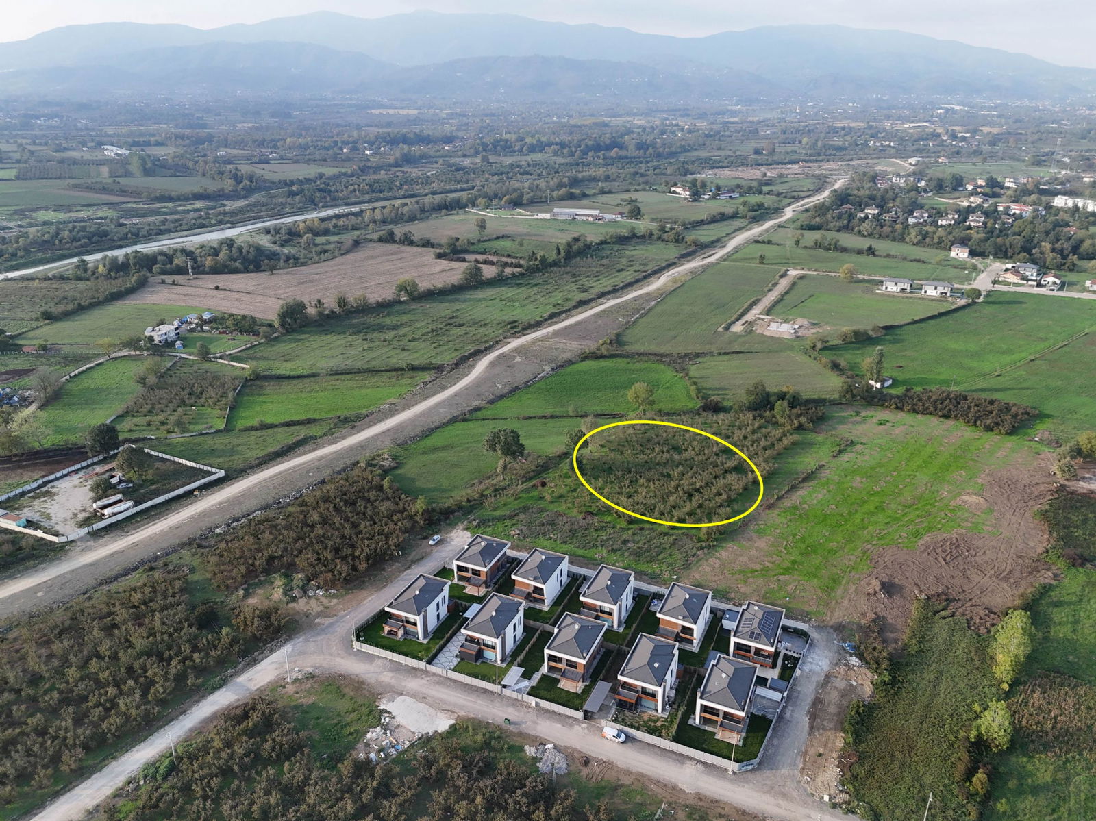 SARAYYERİ MAHALLESİ'NDE 2050 M2 SATILIK ARSA