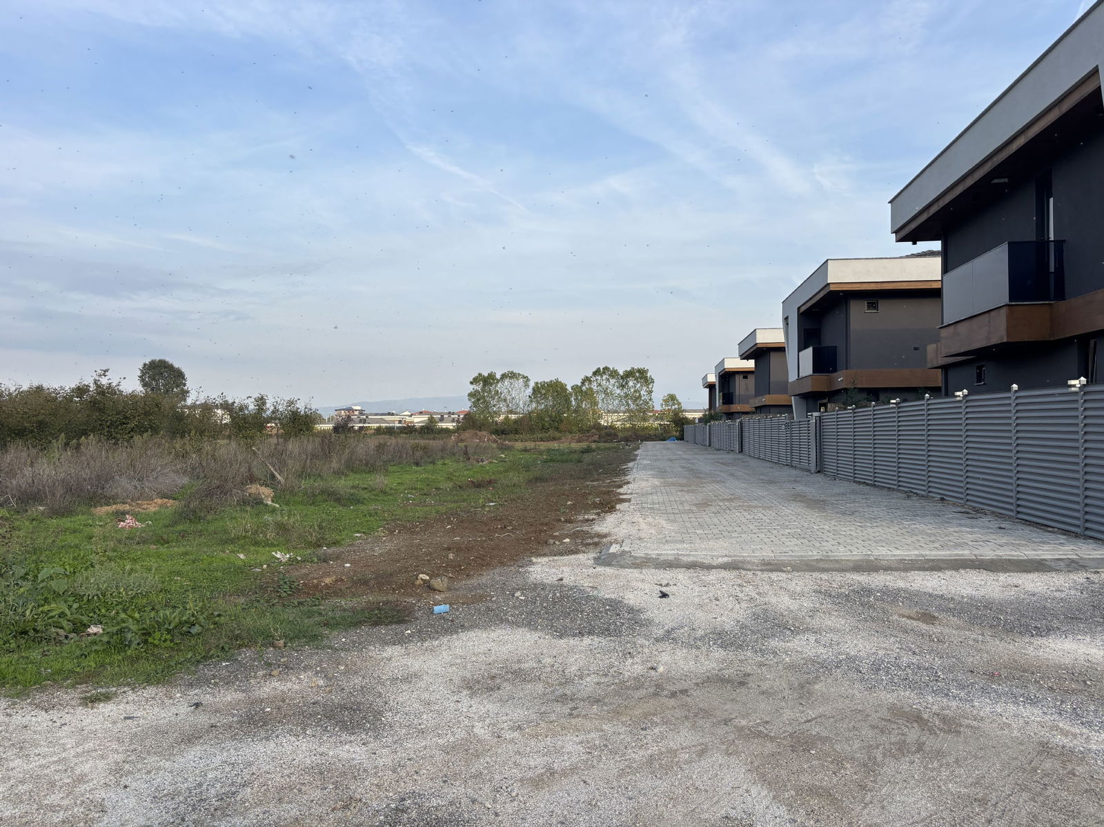 SARAYYERİ MAHALLESİ'NDE 2050 M2 SATILIK ARSA