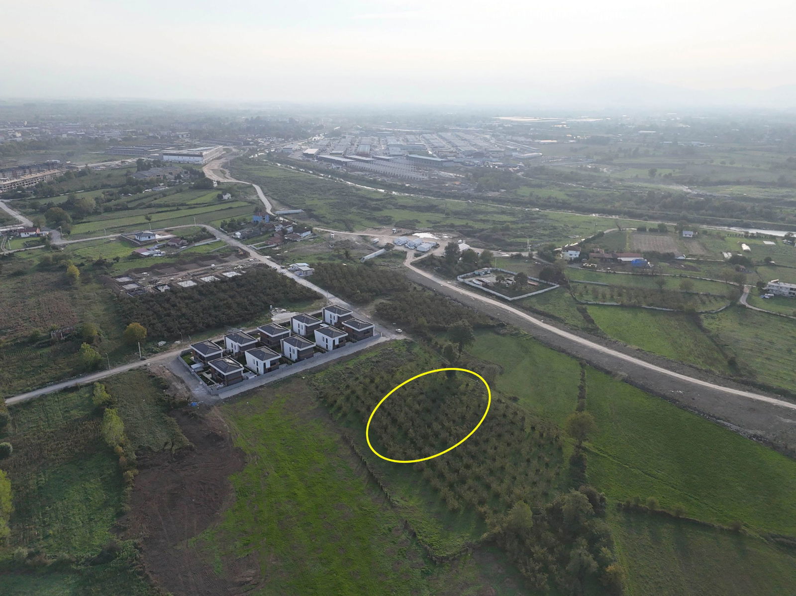 SARAYYERİ MAHALLESİ'NDE 2050 M2 SATILIK ARSA