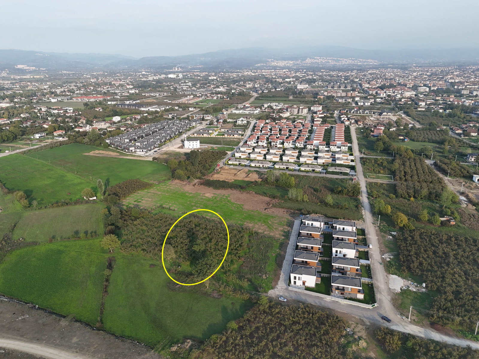 SARAYYERİ MAHALLESİ'NDE 2050 M2 SATILIK ARSA