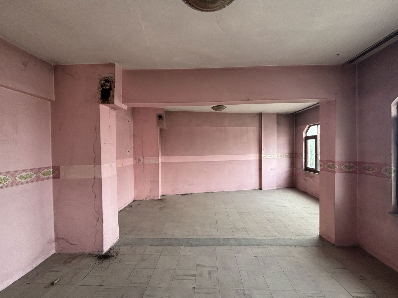 AZMİMİLLİ MAH. AYDINPINAR CADDESİNDE 3+1 121 M2 SATILIK DAİRE