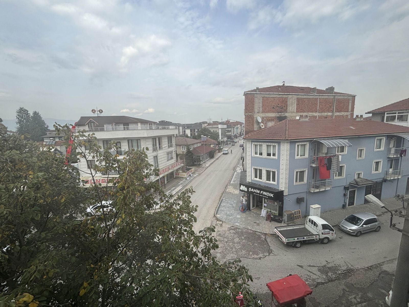 AZMİMİLLİ MAH. AYDINPINAR CADDESİNDE 3+1 121 M2 SATILIK DAİRE